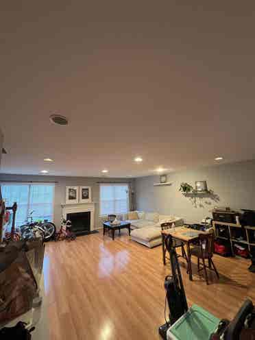 Looking for Roomate in Crofton Md