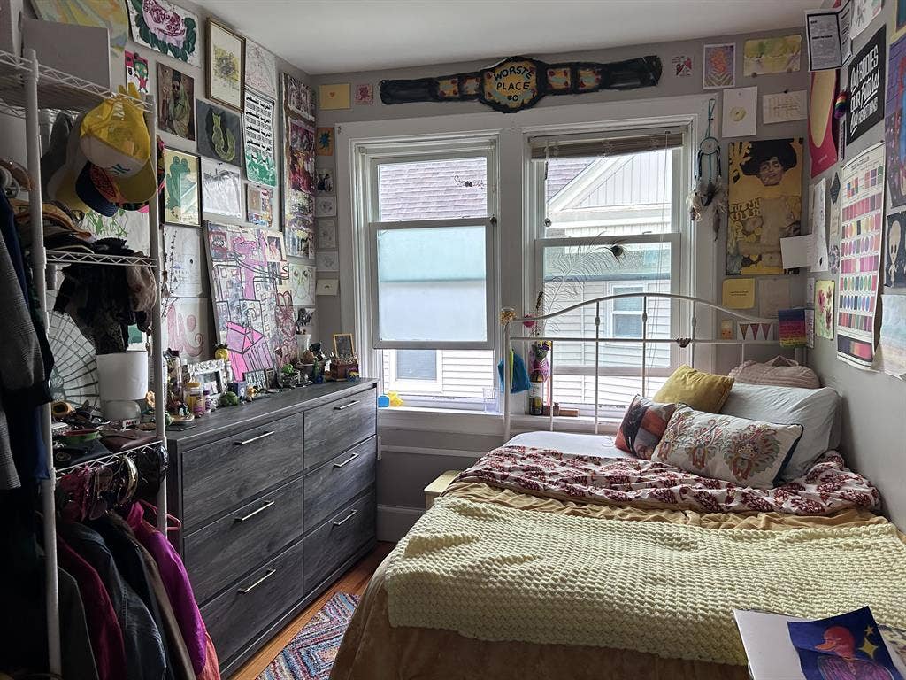 Cheap room for rent