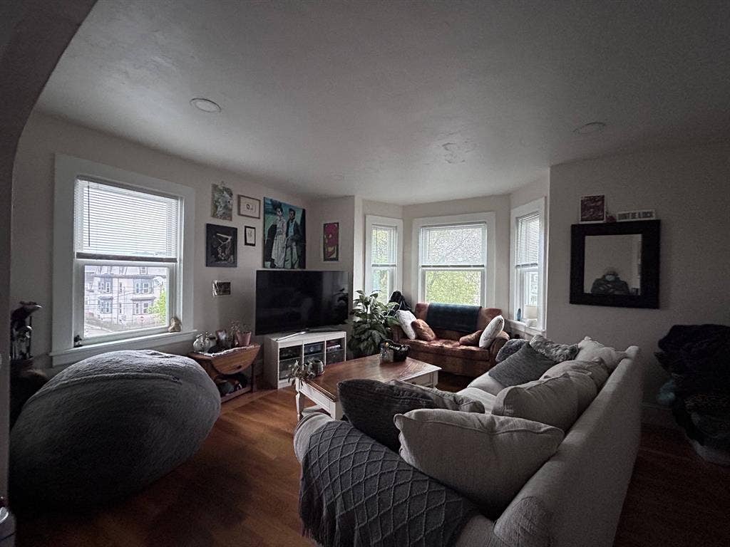 Cheap room for rent