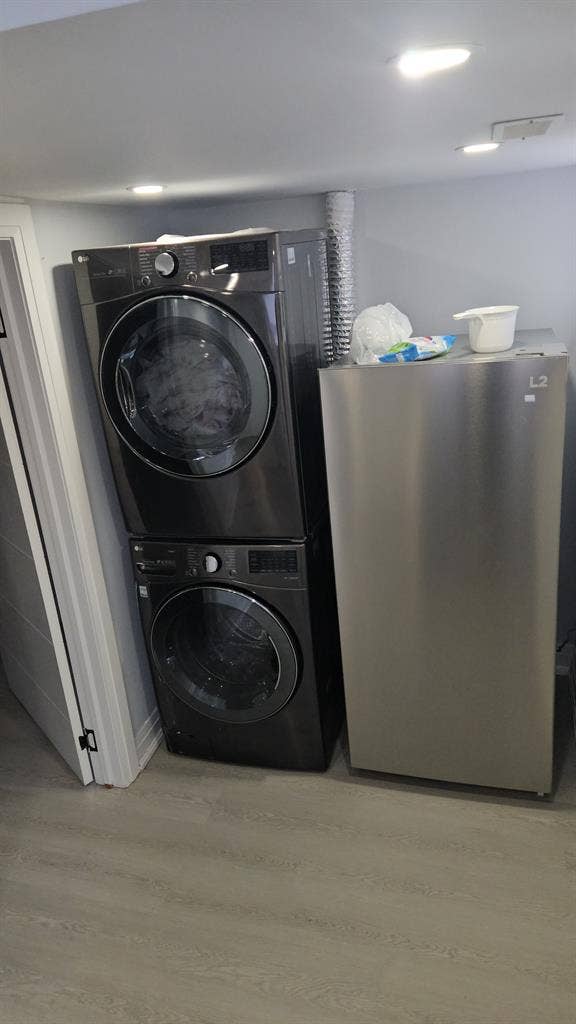 Looking for Housemates