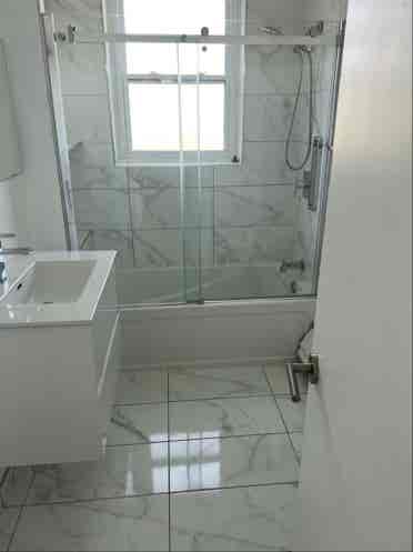 Colocataire besoin/Roomate needed