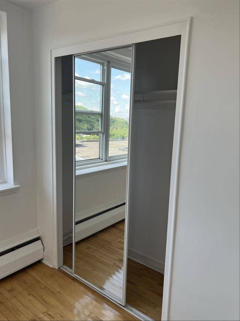Colocataire besoin/Roomate needed