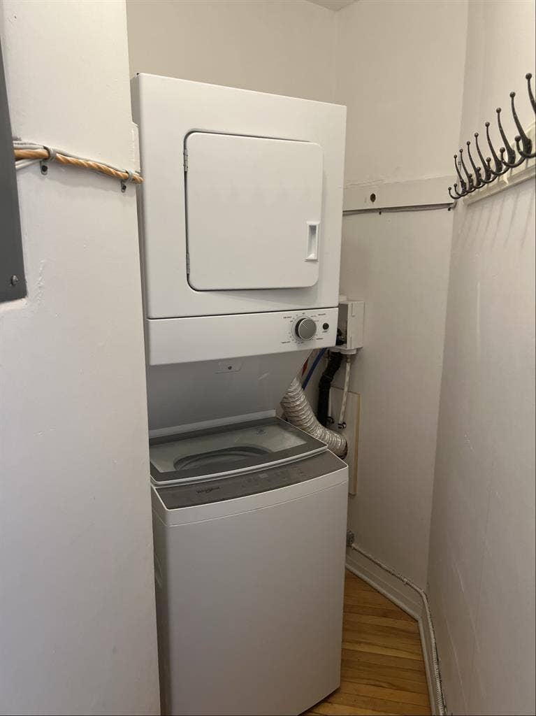 Colocataire besoin/Roomate needed