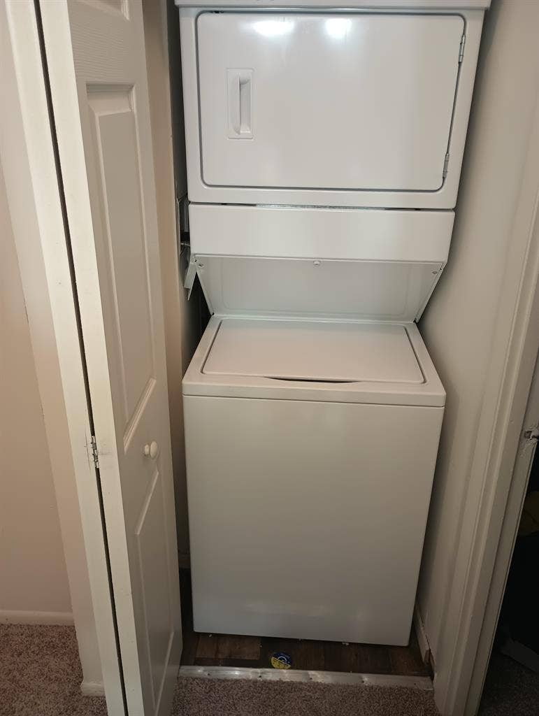 Summer Apt in Alexandria!