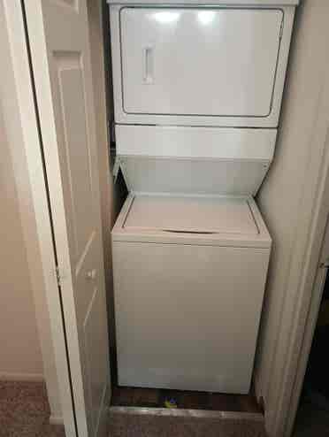 Summer Apt in Alexandria!