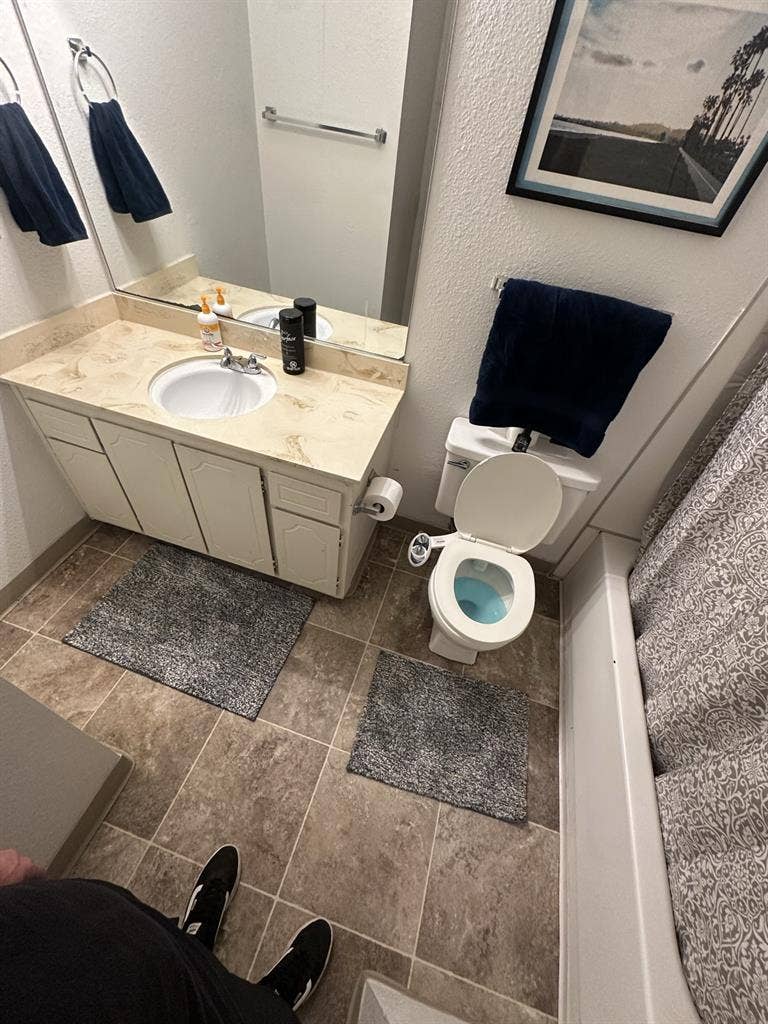 Private room & bathroom