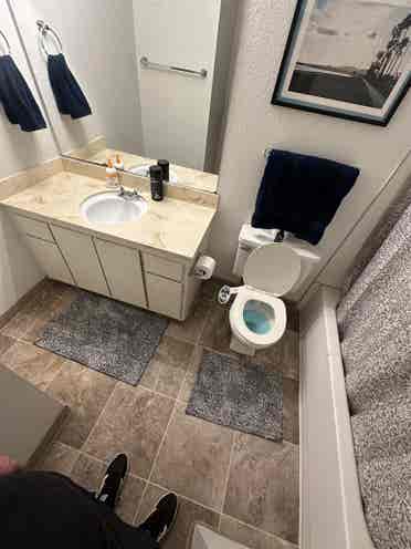 Private room & bathroom