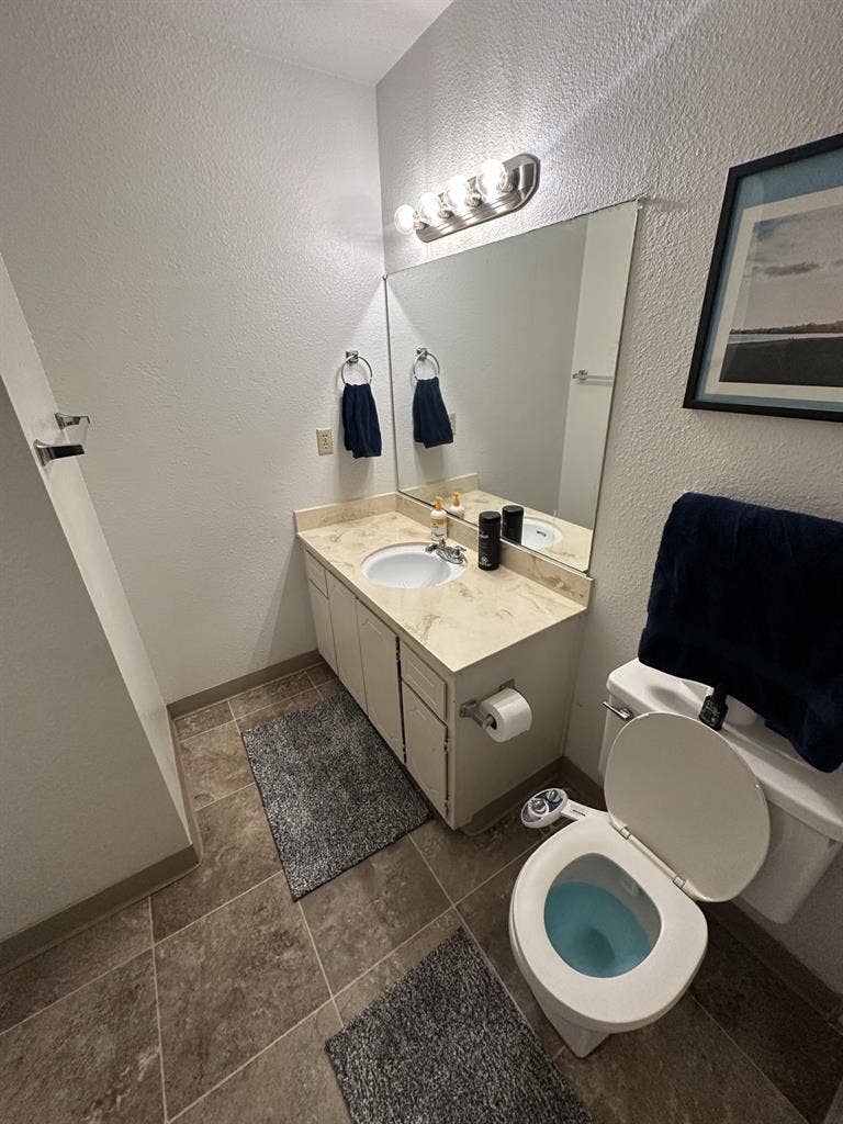 Private room & bathroom