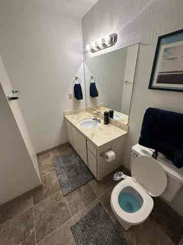 Private room & bathroom