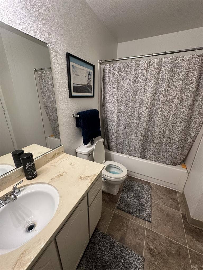 Private room & bathroom