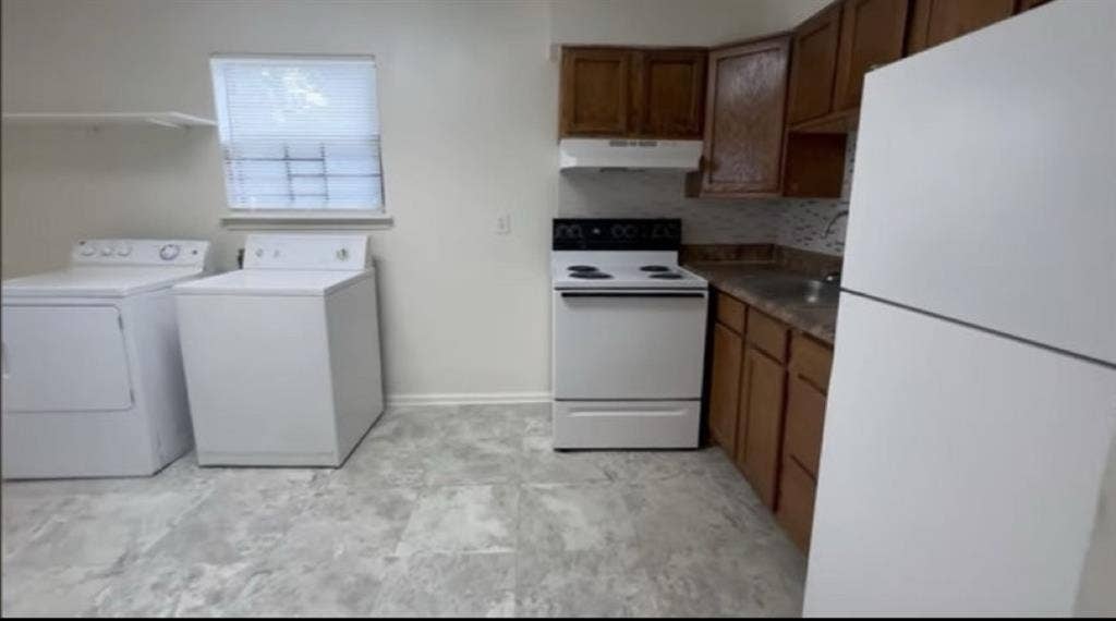 Two Rooms available!