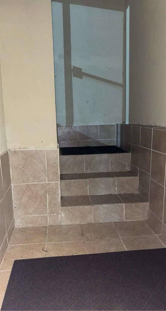 Separate entrance for rent