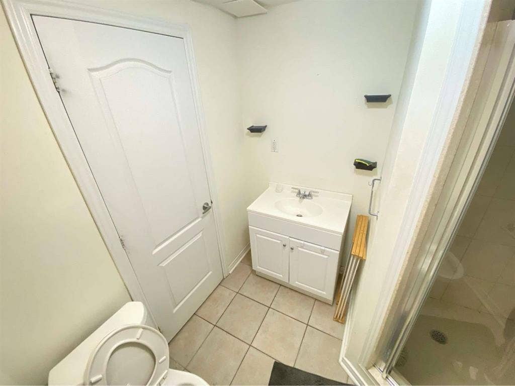 Separate entrance for rent