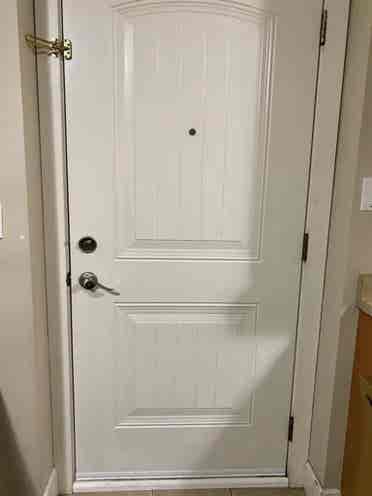 Looking for roommate