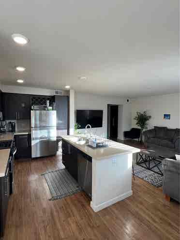 Master Bedroom w/Private Bathroom