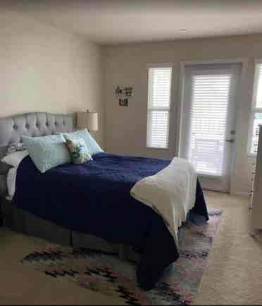Master Bedroom w/Private Bathroom