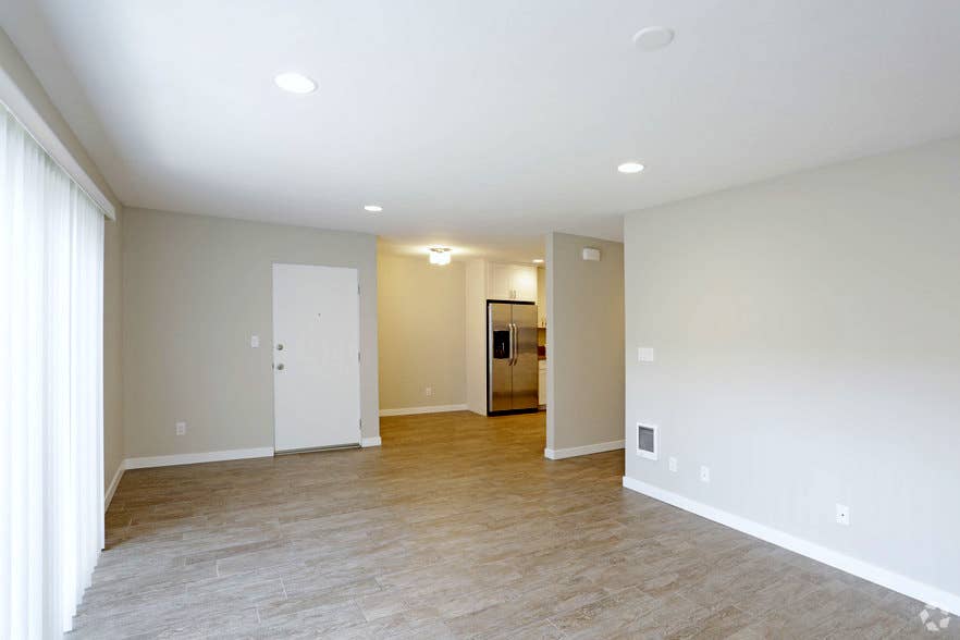 Looking for a roommate!