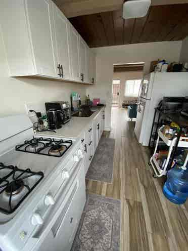 Spacious room in Linda Vista