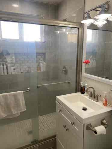 Spacious room in Linda Vista