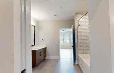 3BR Sublet in Germantown - $/mo