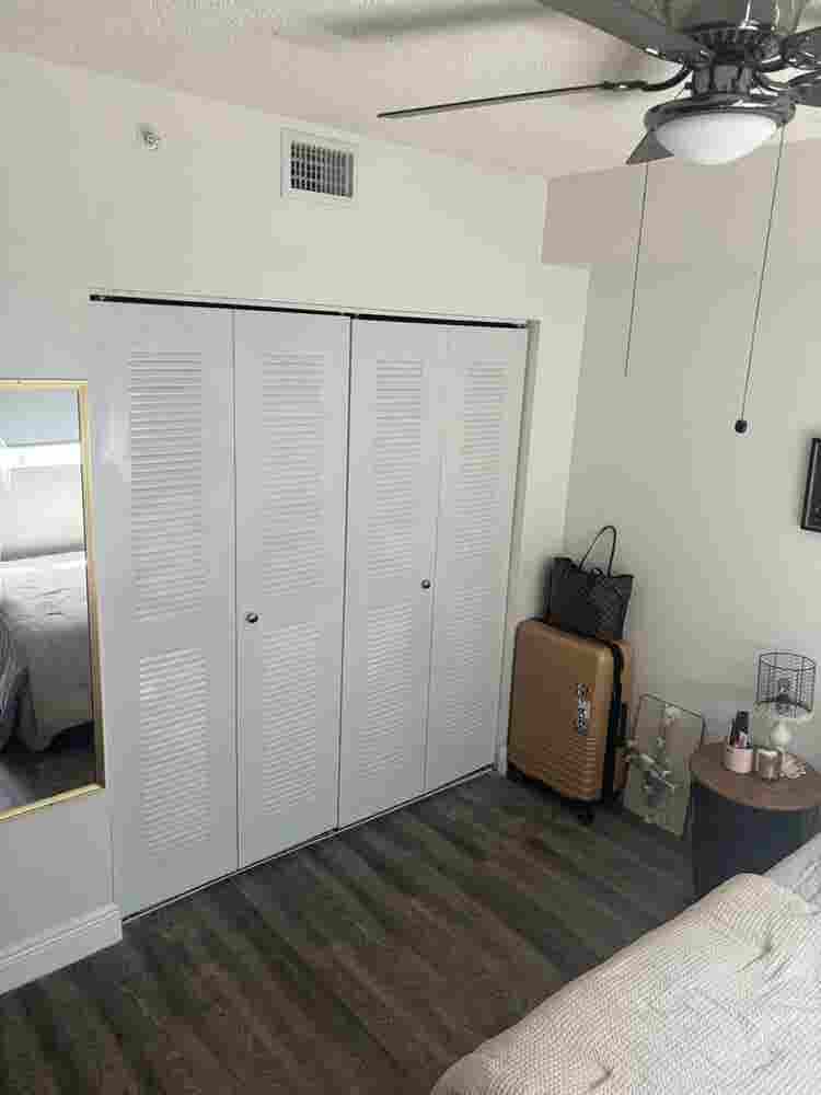 Looking for Female Roommate August