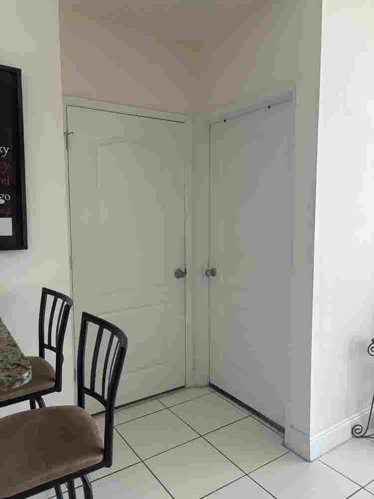 Looking for Female Roommate August