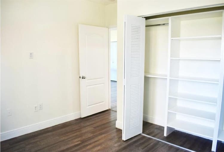 Looking for Female Roommate August