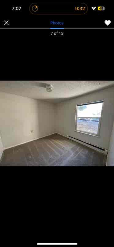 Looking for a Roommate for !