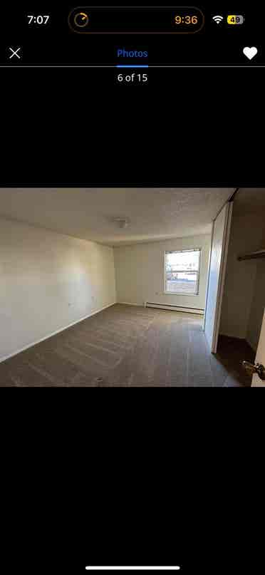 Looking for a Roommate for !