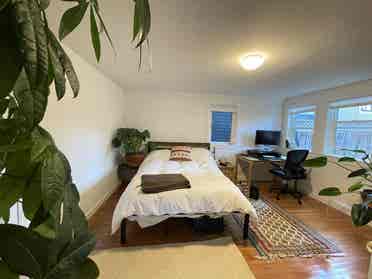 Summer Sublet in South Berkeley