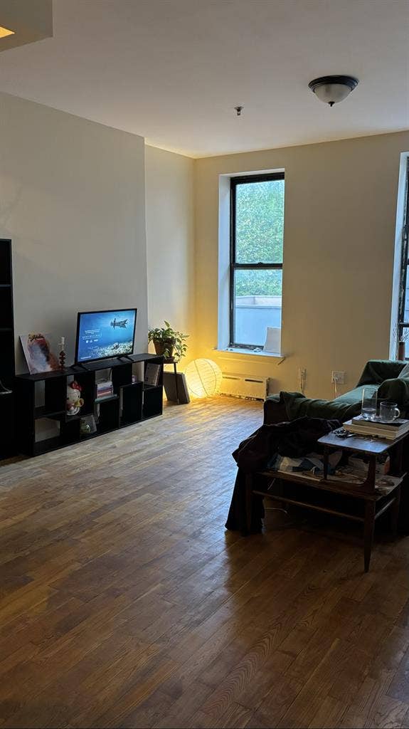 Room available now in Bed Stuy