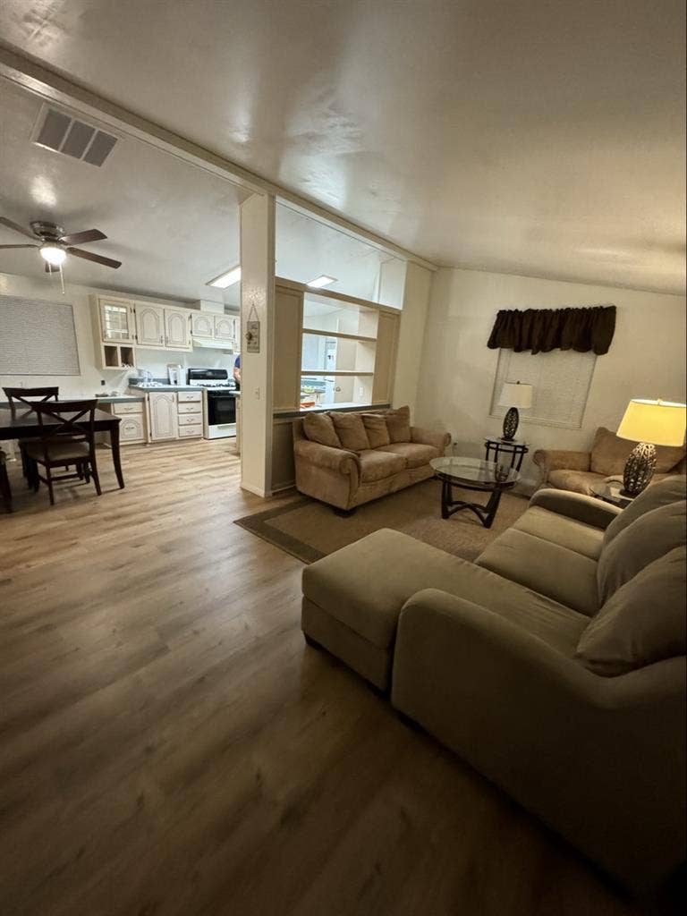 Nice room in a mobile home for rent