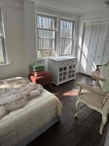 Female House Share or Weekend place