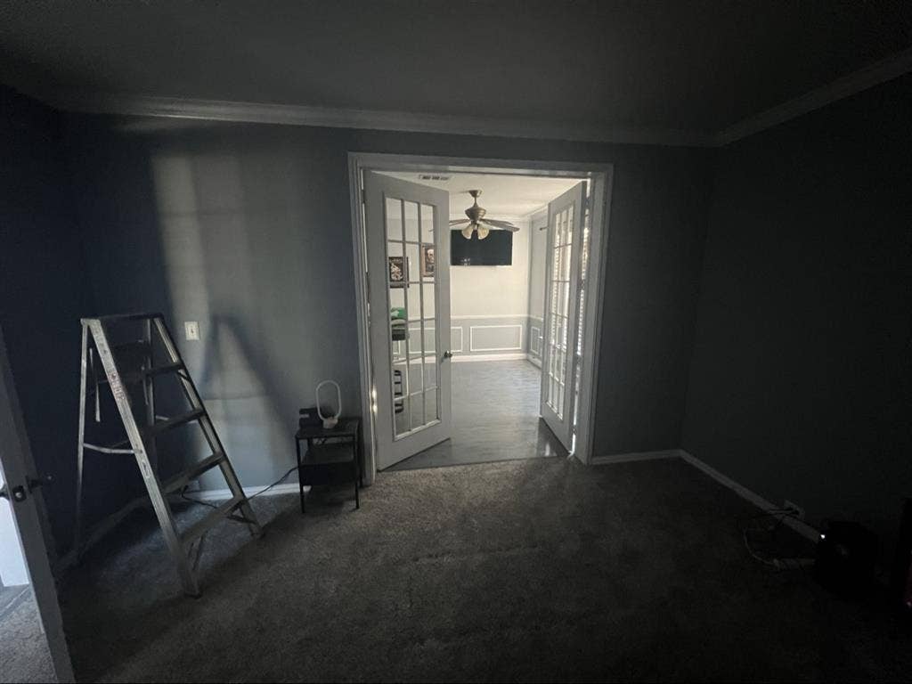 Looking for quiet roommate!