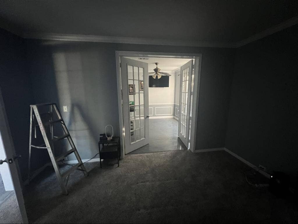 Looking for quiet roommate!