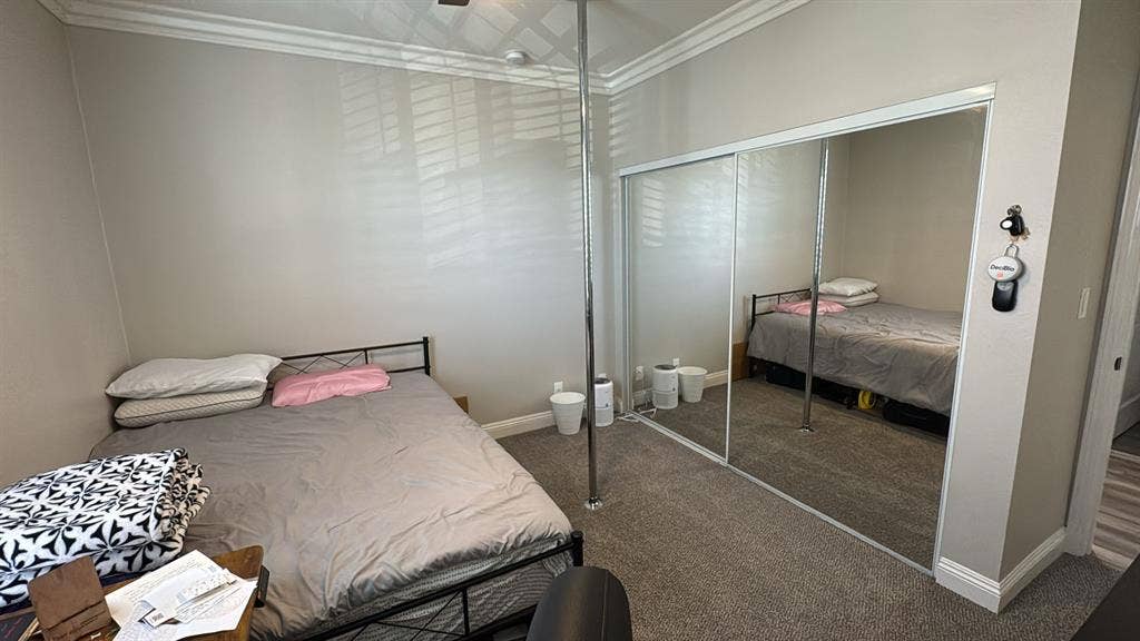 Private Bed and Bath in Palms