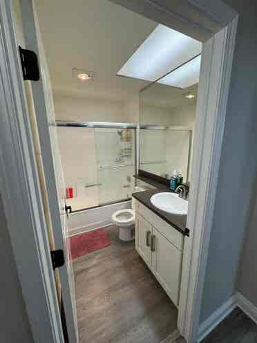 Private Bed and Bath in Palms