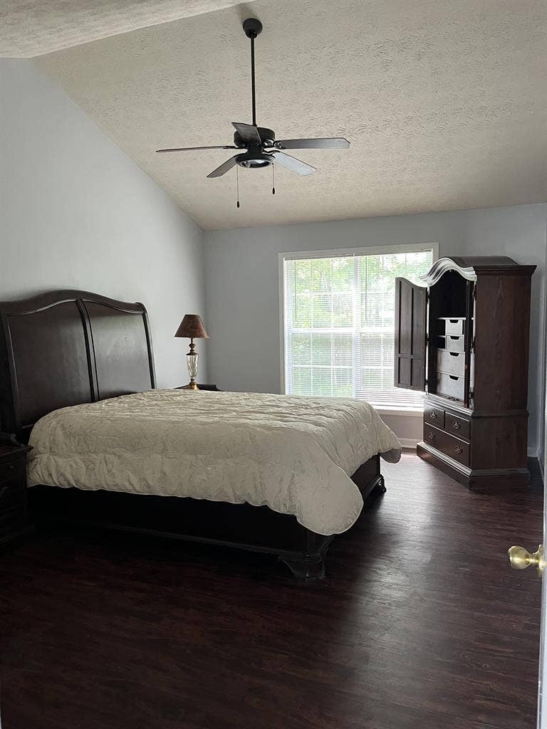 Kennesaw- Great Location