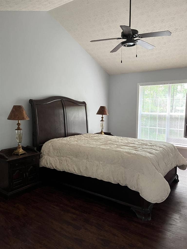 Kennesaw- Great Location