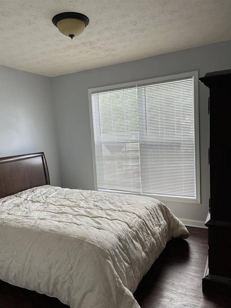 Kennesaw- Great Location