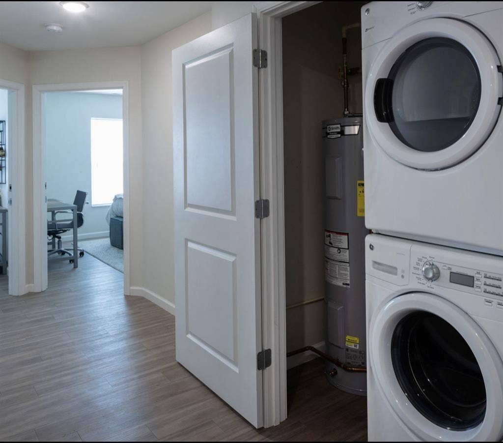 Looking for a female roommate!