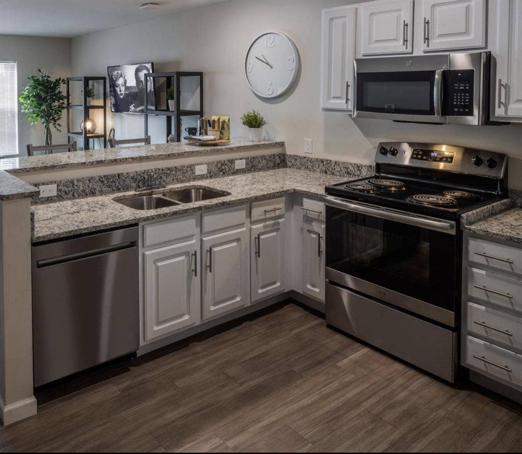 Looking for a female roommate!
