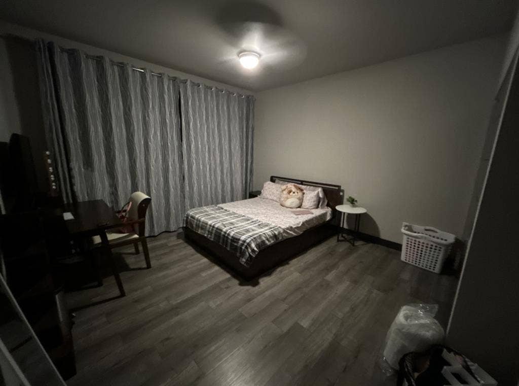 2 bed apartment, renting out 1 bed