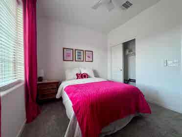 Chic, Cozy, & Fully Furnished