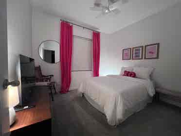 Chic, Cozy, & Fully Furnished