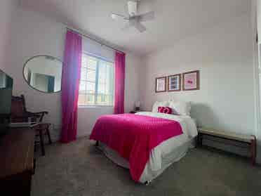 Chic, Cozy, & Fully Furnished