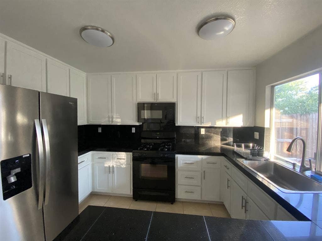 one private room, Elk Grove
