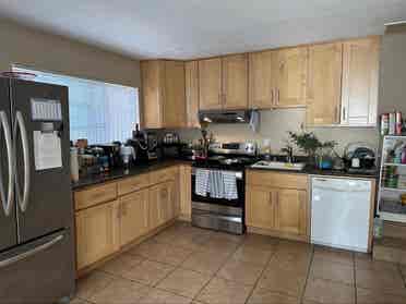 Looking for Christian Roomate!