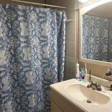 Looking for Christian Roomate!