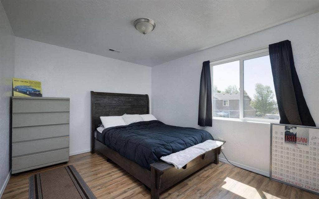 Unfurnished Room For Rent